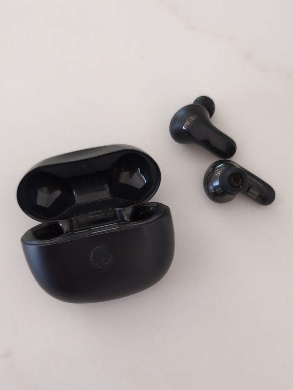 Skullcandy - Wireless True Bluetooth Earbuds with Charging Case - Black